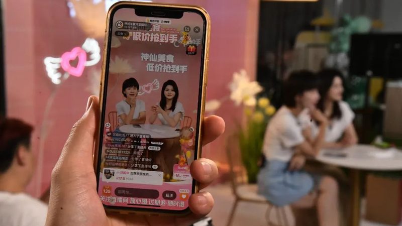 在面试月嫂时，首先要注意的是月嫂的专业素质。一个专业的月嫂应该具备以下能力：